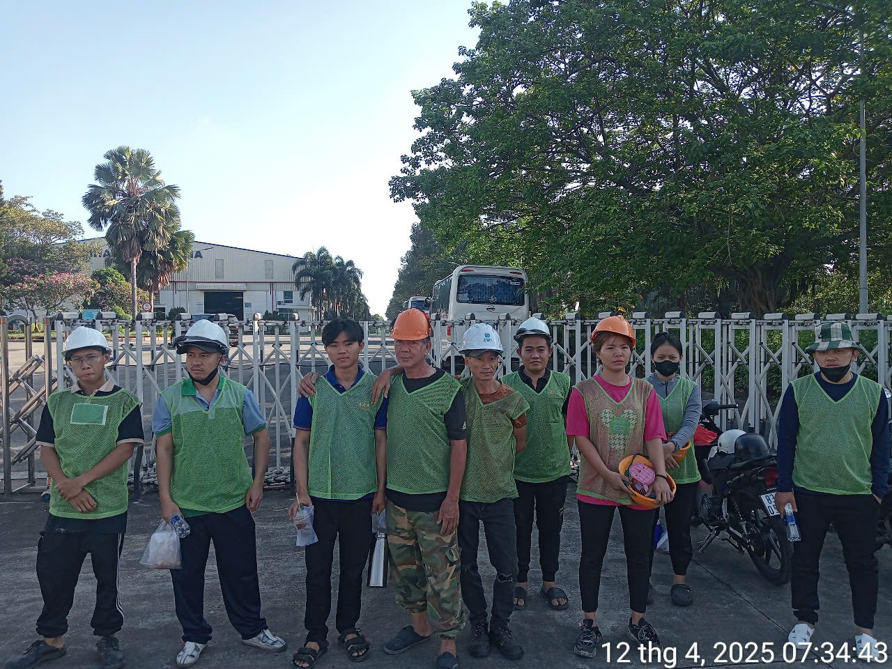 Dịch vụ vệ sinh công nghiệp trọn gói uy tín tại TP.HCM